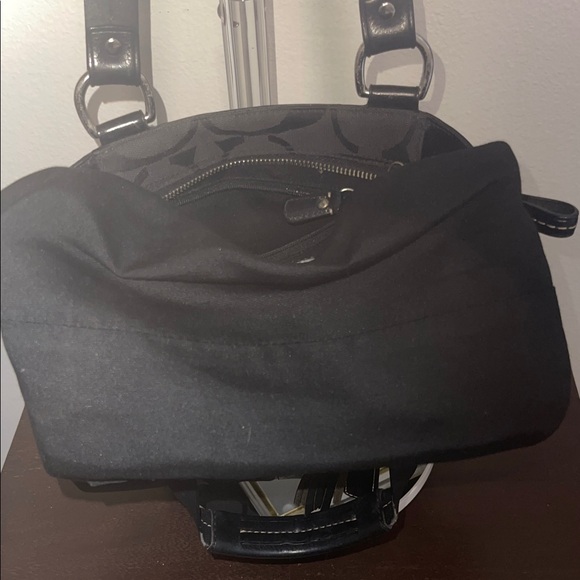 Coach Black and Tan Hampton Hook and Loop Satchel. - Picture 10 of 10